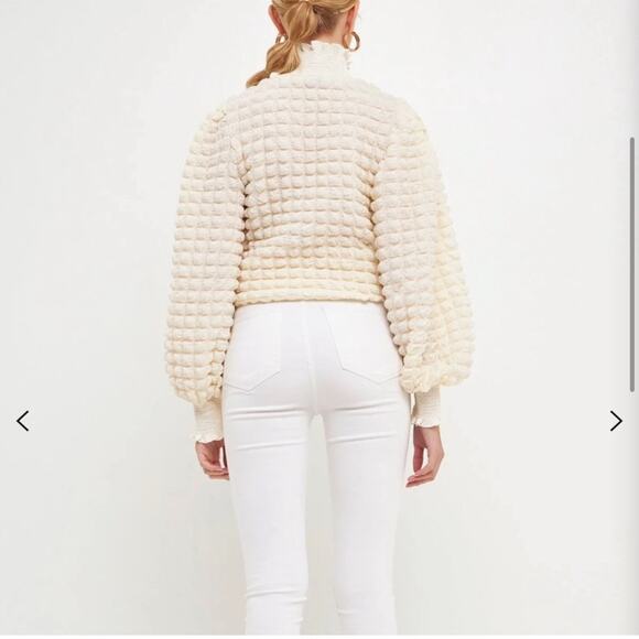 Endless Rose Puffer textured mock neck long sleeve blouse Cream Size XS - Picture 6 of 11